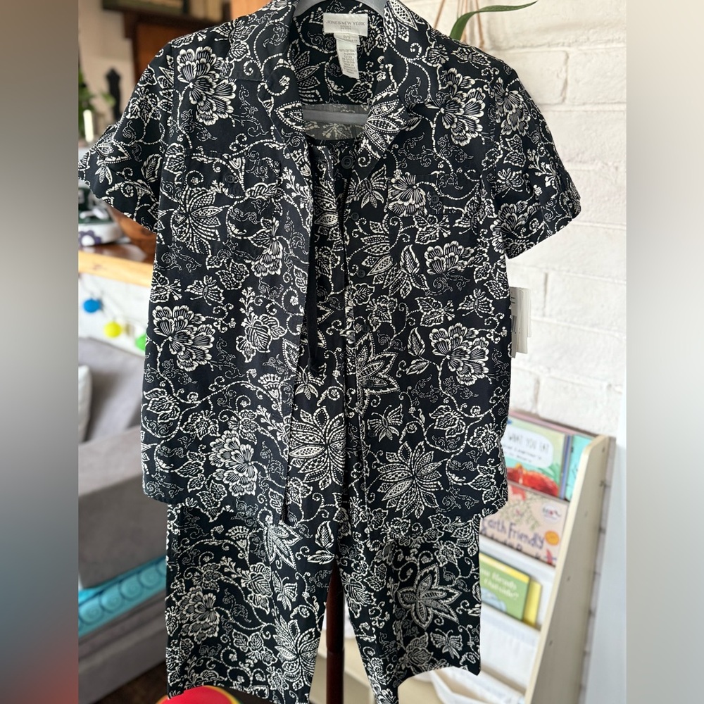 Jones New York Black and White Floral Set